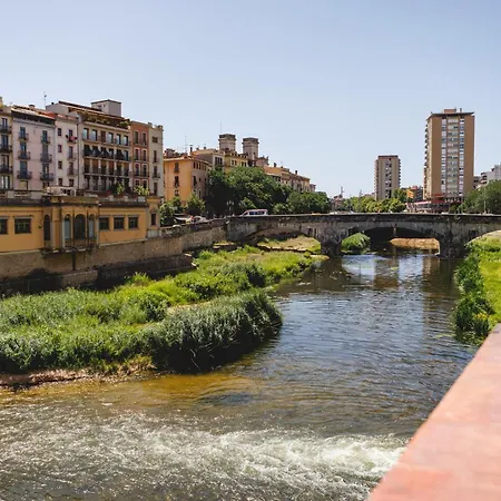 Bravissimo Santa Clara 30, Monthly * Girona